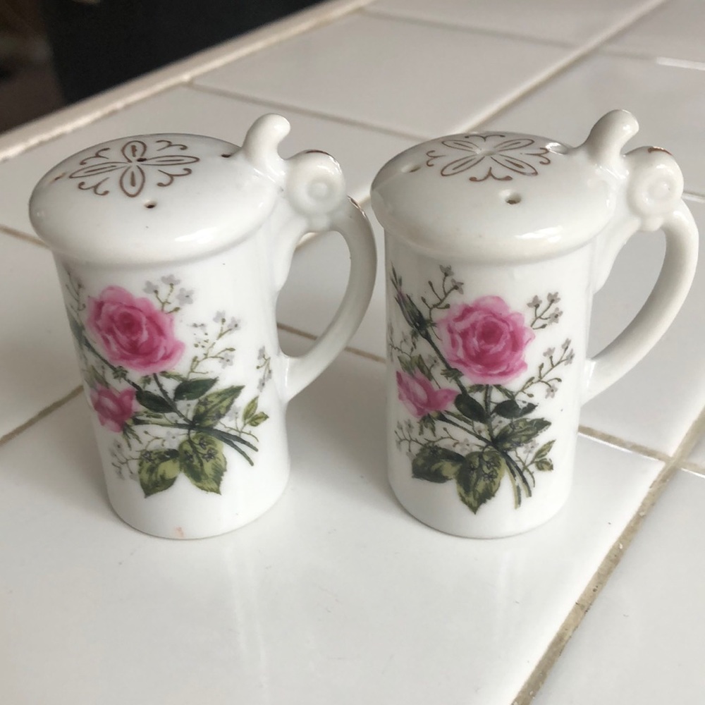 Vintage floral salt and pepper set.